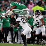 Backwards hurdle costume wins Fanatics Fest costume contest