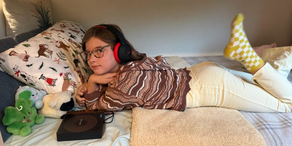 My 8-Year-Old Listens to CDs. I'm Keeping Her Away From Algorithms.